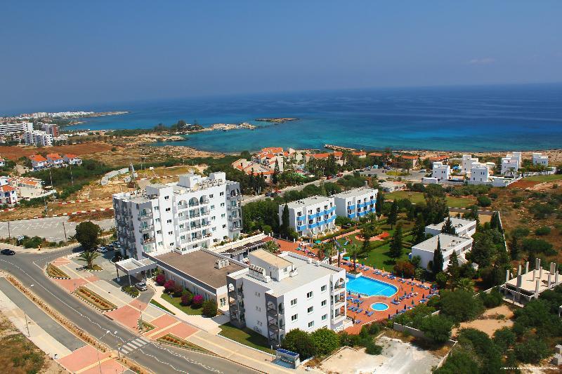 Paramount Hotel Apartments Protaras Exterior photo